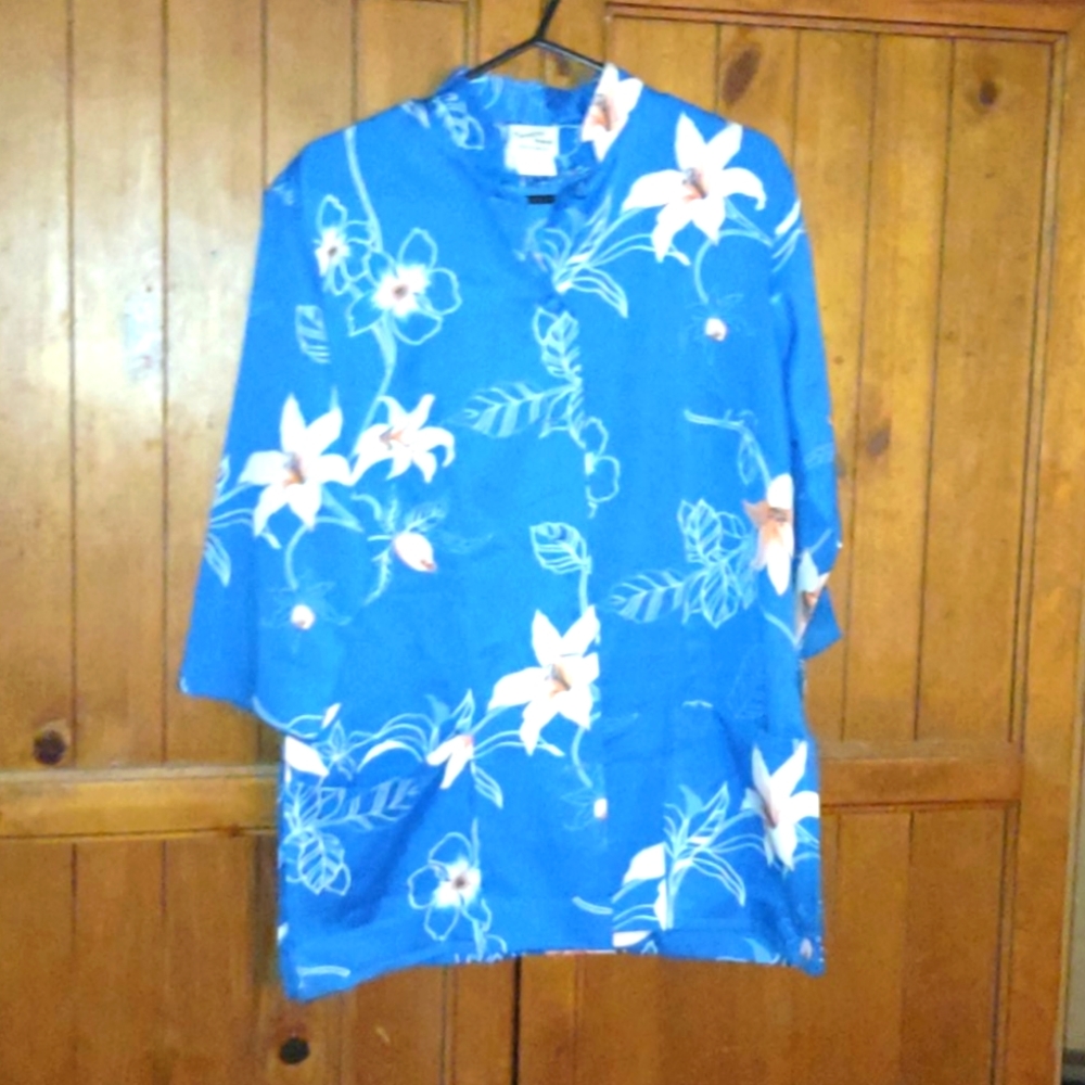 Unisex Hawaiian floral shirt 👕 🏄🌸🌺🏵️
